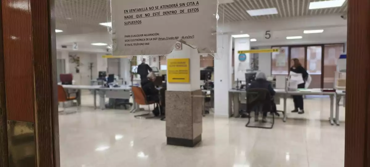 Oficinas de la DGT en Girona